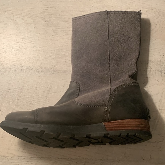 Sorel major mid-calf boots like new!! - Picture 2 of 5